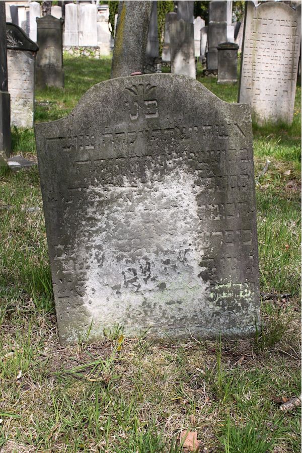 Grabstein Nummer 107 auf dem Friedhof Potsdam