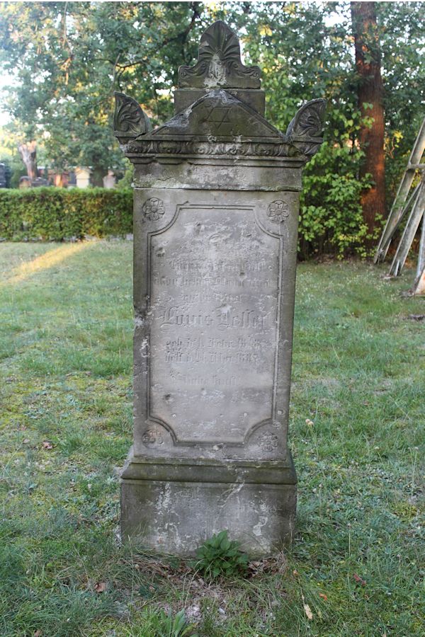Grabstein Nummer 31 auf dem Friedhof Guben
