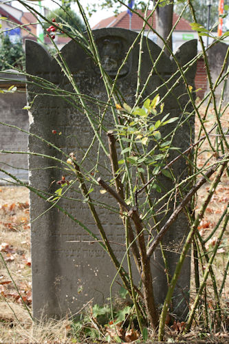 Grabstein Nummer 40 auf dem Friedhof Beelitz