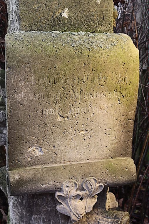 Grabstein Nummer 13 auf dem Friedhof Zasieki (Forst)