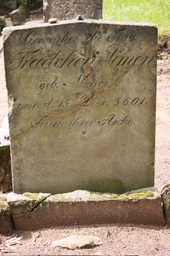 Grabstein Nummer 28 auf dem Friedhof Oderberg