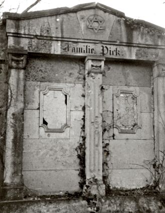 Grabstein Nummer 2002 auf dem Friedhof Frankfurt/Oder