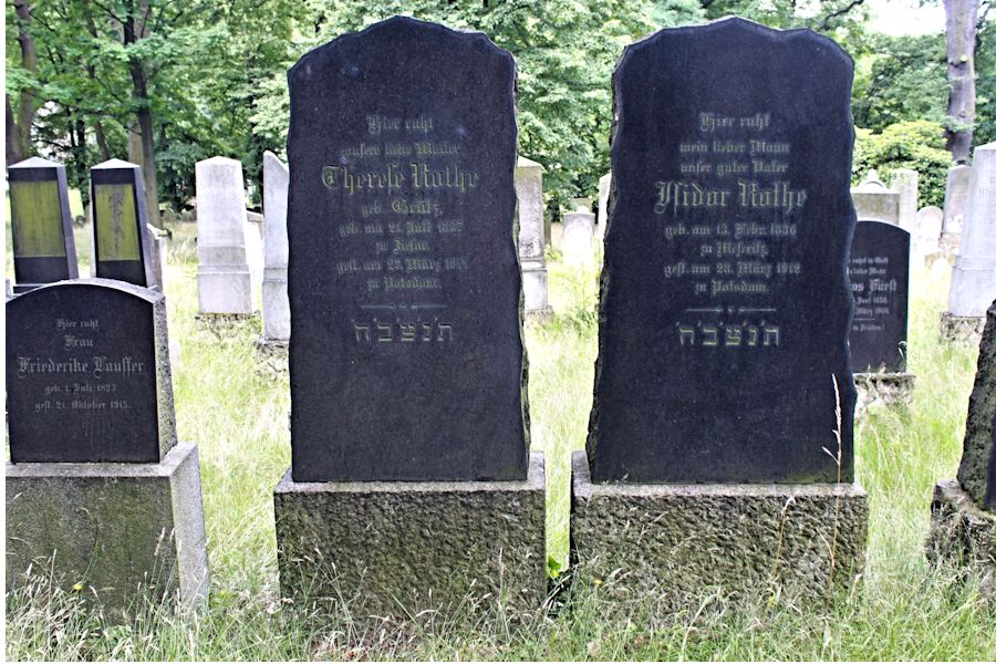 Grabstein Nummer 356 auf dem Friedhof Potsdam