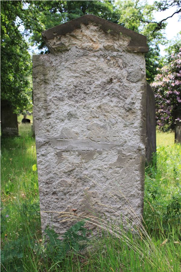 Grabstein Nummer 215 auf dem Friedhof Potsdam