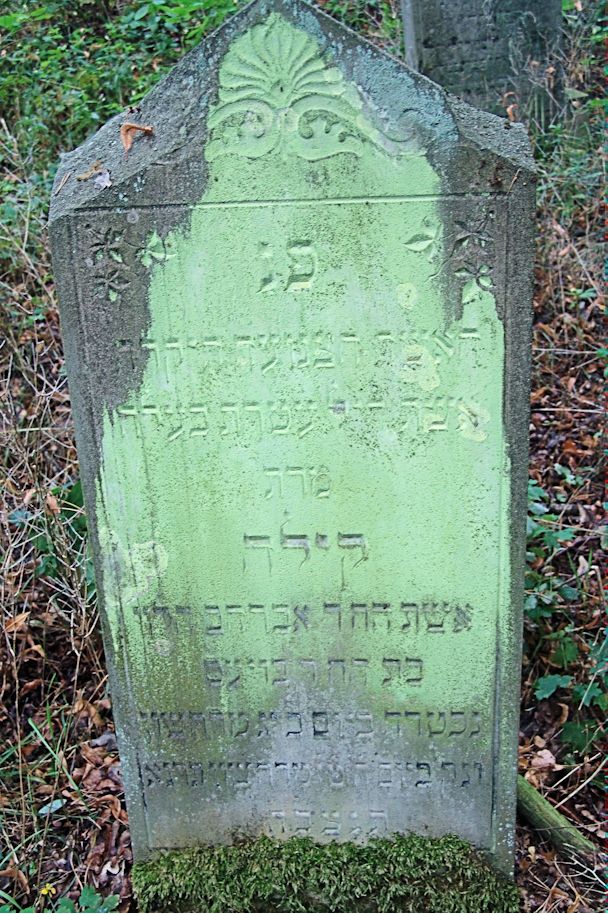 Grabstein Nummer 15 auf dem Friedhof Trzciel (Tirschtiegel)