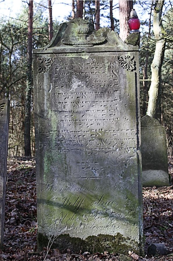 Grabstein Nummer 39 auf dem Friedhof Bledzew (Blesen)