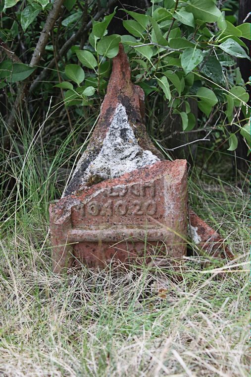 Grabstein Nummer 2 auf dem Friedhof Zasieki (Forst)
