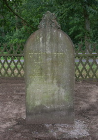Grabstein Nummer 5 auf dem Friedhof Friesack