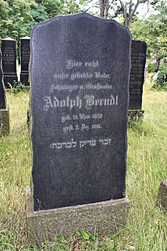 Grabstein Nummer 371 auf dem Friedhof Potsdam