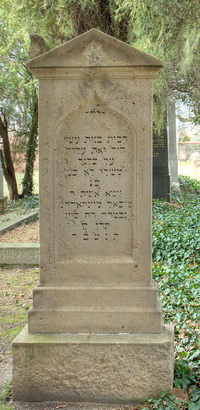 Grabstein Nummer 105 auf dem Friedhof Schwedt