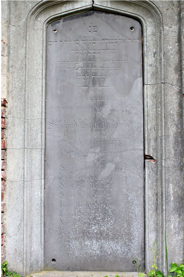 Grabstein Nummer 4412 auf dem Friedhof Potsdam