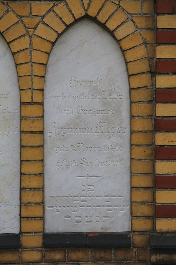 Grabstein Nummer 152 auf dem Friedhof Brandenburg