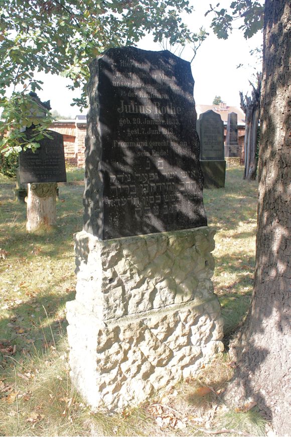 Grabstein Nummer 94 auf dem Friedhof Guben