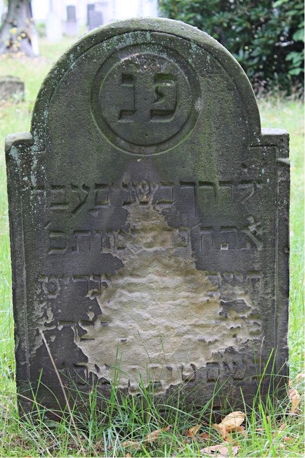 Grabstein Nummer 14 auf dem Friedhof Potsdam