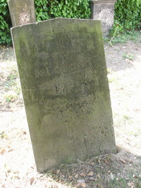 Grabstein Nummer 4 auf dem Friedhof Meinsdorf