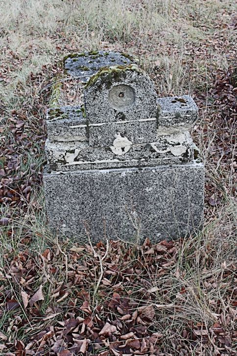 Grabstein Nummer 40 auf dem Friedhof Zasieki (Forst)