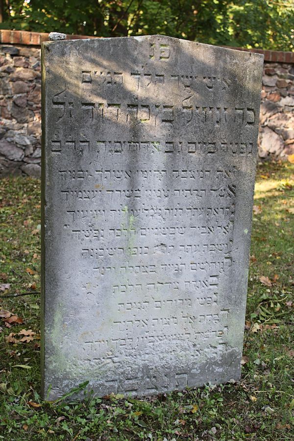 Grabstein Nummer 44 auf dem Friedhof Storkow