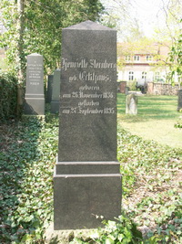 Grabstein Nummer 11 auf dem Friedhof Perleberg