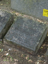 Grabstein Nummer 10 auf dem Friedhof Neuruppin