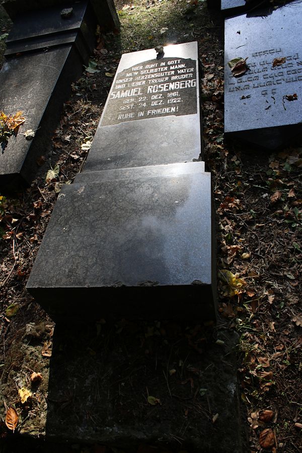 Grabstein Nummer 3 auf dem Friedhof Storkow