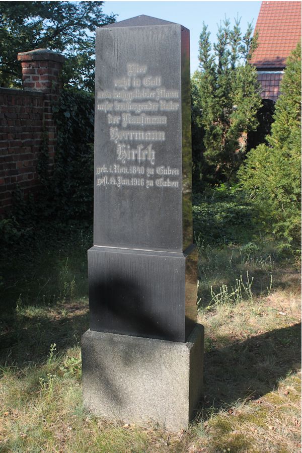 Grabstein Nummer 50 auf dem Friedhof Guben