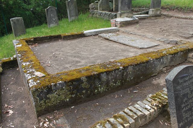 Grabstein Nummer 12 auf dem Friedhof Oderberg