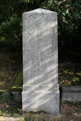 Grabstein Nummer 48 auf dem Friedhof Beelitz