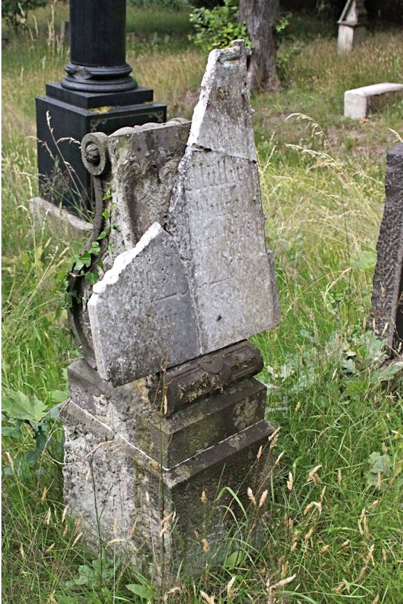Grabstein Nummer 312 auf dem Friedhof Potsdam