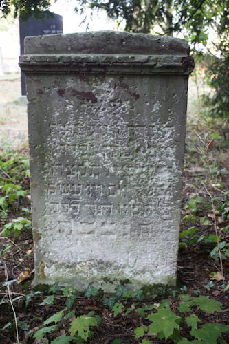 Grabstein Nummer 60 auf dem Friedhof Beelitz