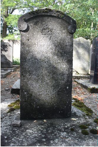 Grabstein Nummer 20 auf dem Friedhof Fürstenwalde