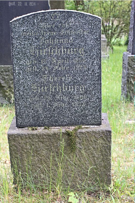 Grabstein Nummer 413 auf dem Friedhof Potsdam