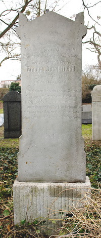 Grabstein Nummer 64 auf dem Friedhof Schwedt
