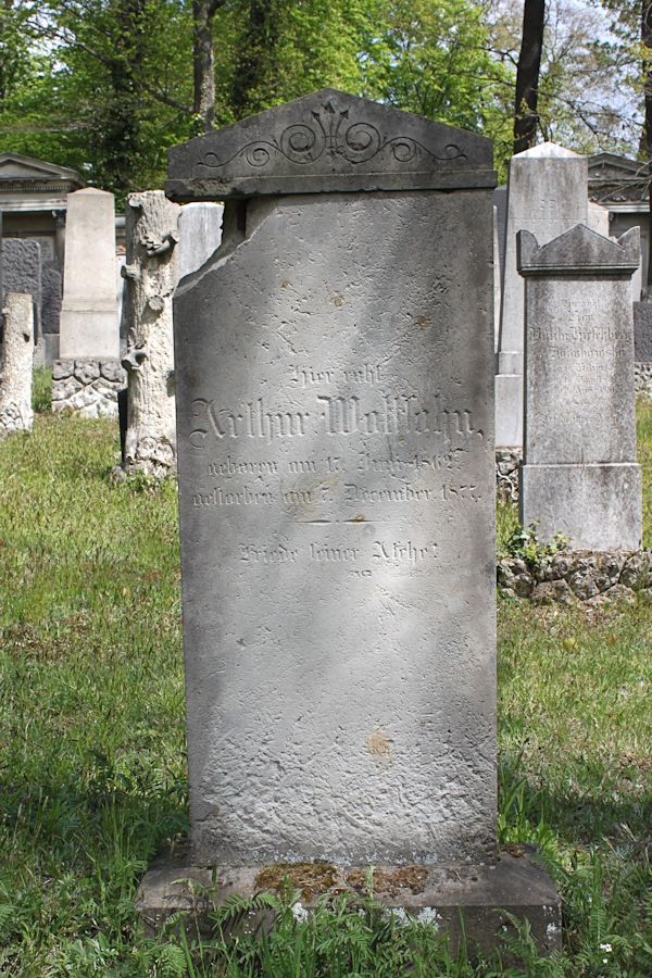 Grabstein Nummer 241 auf dem Friedhof Potsdam