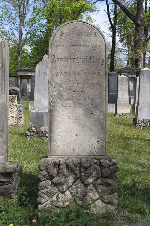 Grabstein Nummer 242 auf dem Friedhof Potsdam