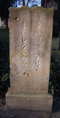 Grabstein Nummer 50 auf dem Friedhof Schwedt