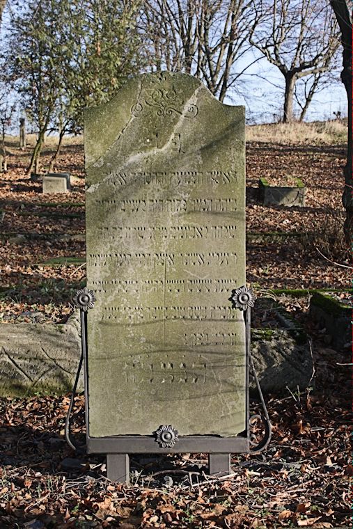 Grabstein Nummer 1 auf dem Friedhof Witnica (Vietz)