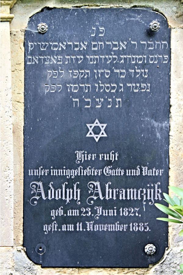 Grabstein Nummer 4622 auf dem Friedhof Potsdam