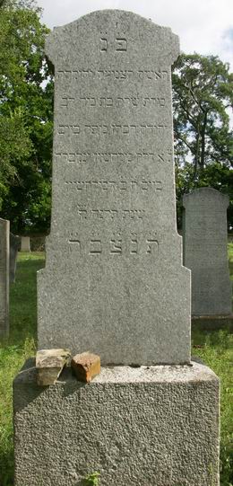 Grabstein Nummer 9 auf dem Friedhof Wriezen