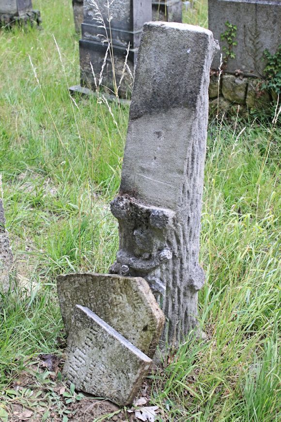 Grabstein Nummer 300 auf dem Friedhof Potsdam
