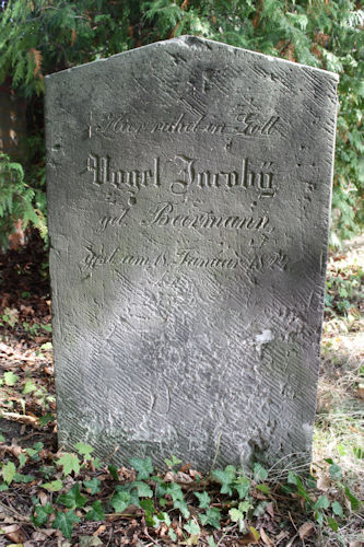 Grabstein Nummer 53 auf dem Friedhof Beelitz