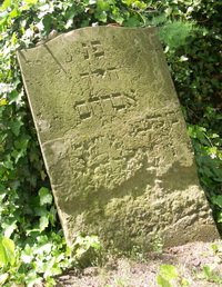 Grabstein Nummer 6 auf dem Friedhof Groß Neuendorf