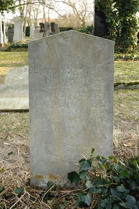 Grabstein Nummer 49 auf dem Friedhof Schwedt