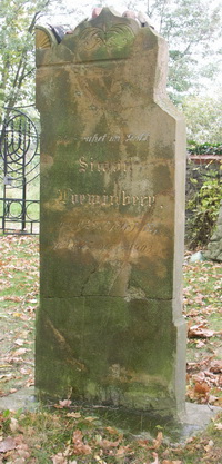 Grabstein Nummer 30 auf dem Friedhof Groß Neuendorf