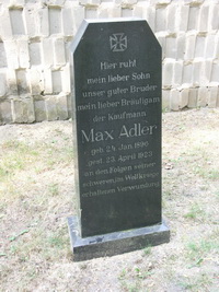 Grabstein Nummer 12 auf dem Friedhof Wittenberge