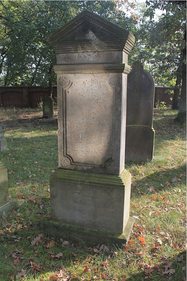 Grabstein Nummer 29 auf dem Friedhof Guben