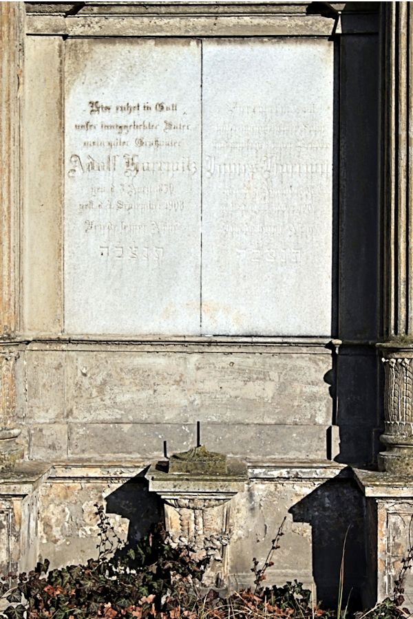 Grabstein Nummer 4512 auf dem Friedhof Potsdam