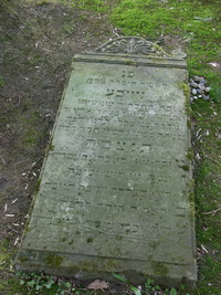 Grabstein Nummer 9 auf dem Friedhof Kremmen
