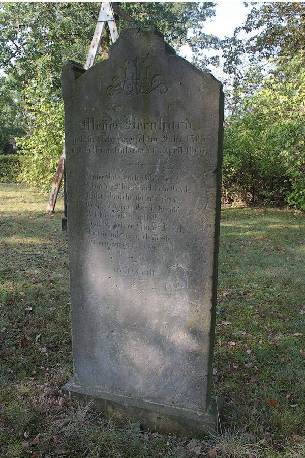 Grabstein Nummer 35 auf dem Friedhof Guben