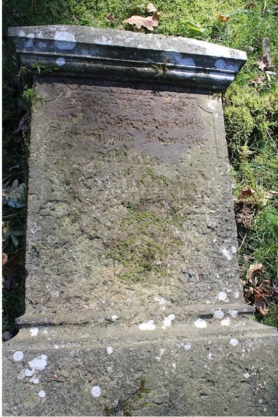 Grabstein Nummer 82 auf dem Friedhof Storkow