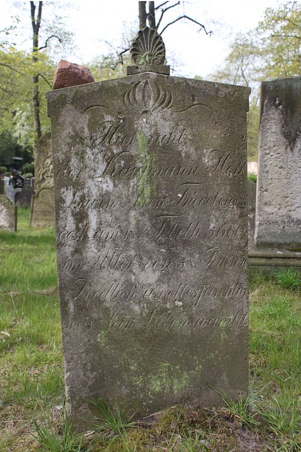 Grabstein Nummer 150 auf dem Friedhof Potsdam